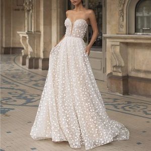 NWT Pronovias Hopkins Dress in Off White